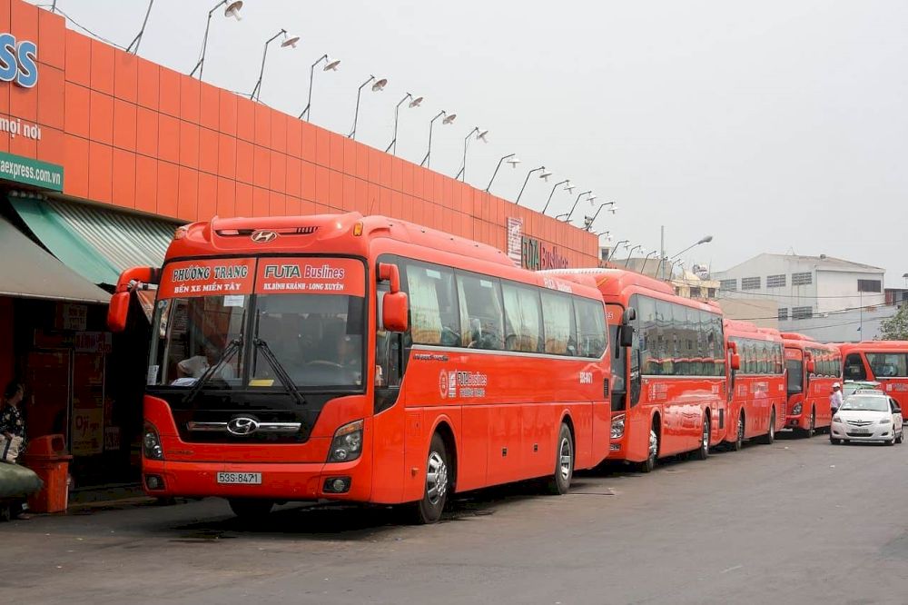Travelers will depart from the Western Bus Station in Ho Chi Minh City (Source: Internet)
